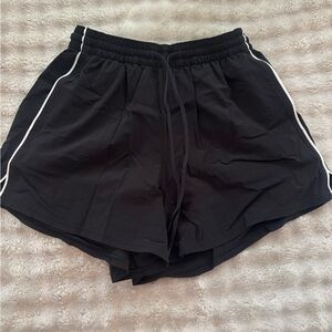 lululemon court rival short